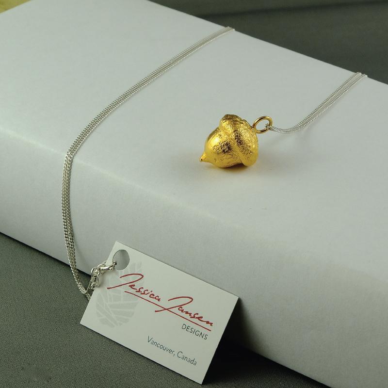 Acorn - Pendant (24 kt gold or sterling silver)