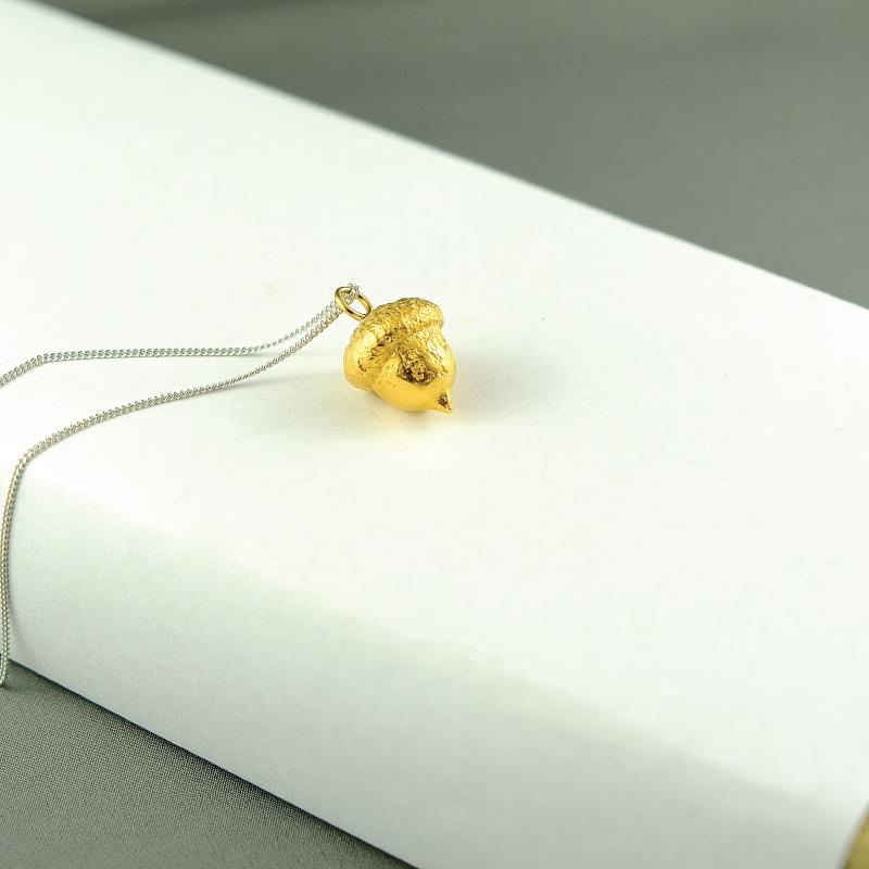 Acorn - Pendant (24 kt gold or sterling silver)